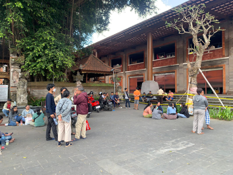 Sejumlah pedagang memenuhi pasar Tematik Ubud Minggu (18/8)