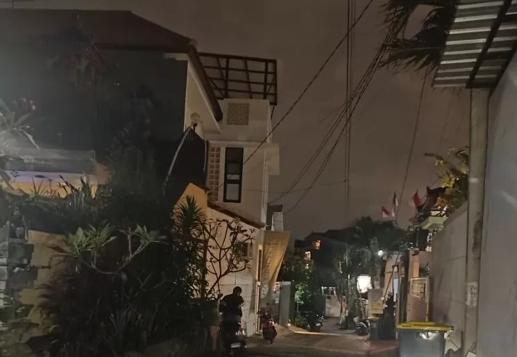 PELANGGARAN: Luminaris Developing Unique Potential di Gang Jalak XI Tibubeneng Kuta Utara, Bali yang diduga disalahgunakan sebagai sekolah anak-anak eks patriat. (istimewa/radarbali.id)