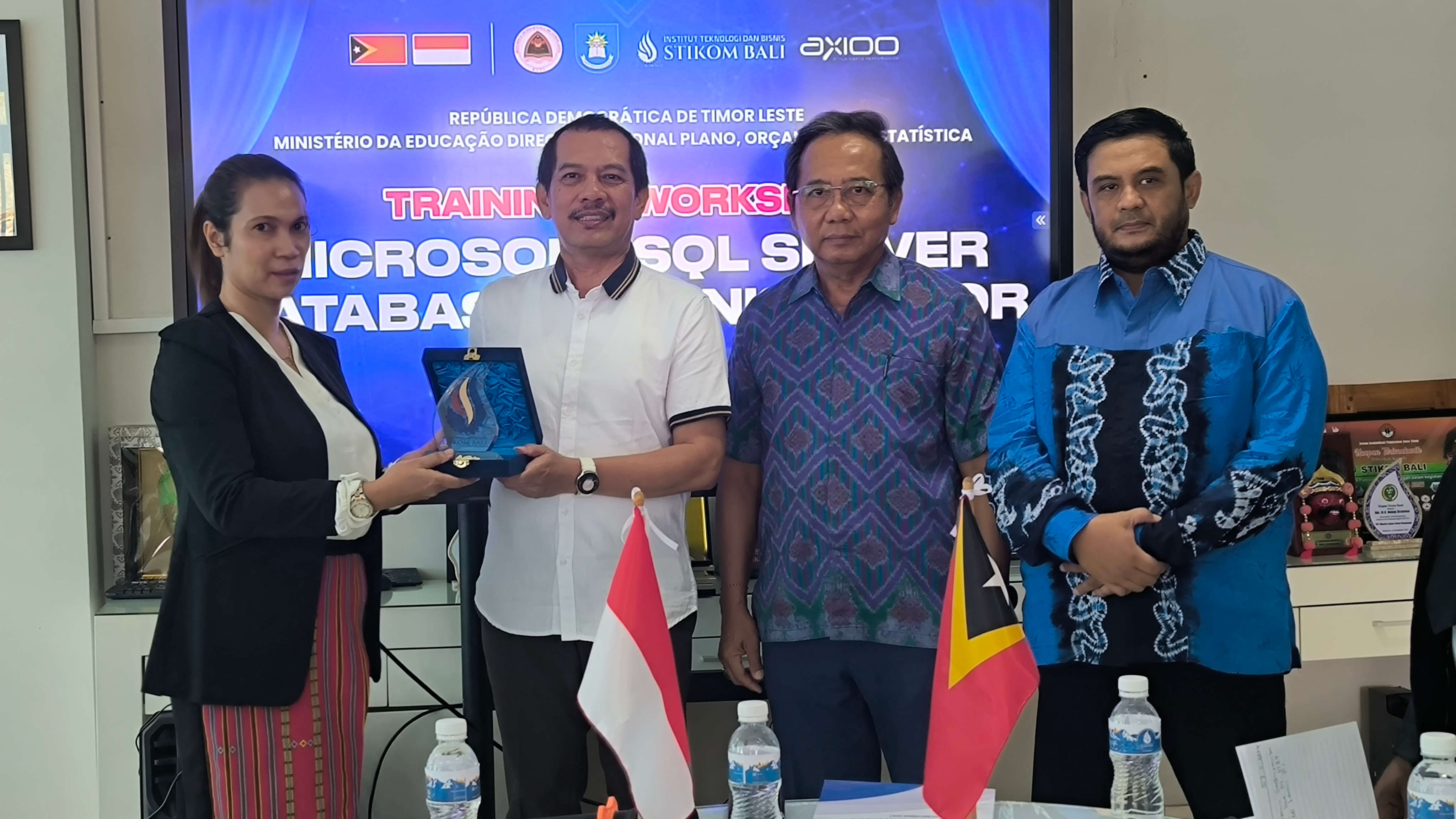 Rektor ITB STIKOM Bali Dadang Hermawan dan jajaran saat merima peserta training dan workshop dari Kementerian Pendidikan Timor Leste