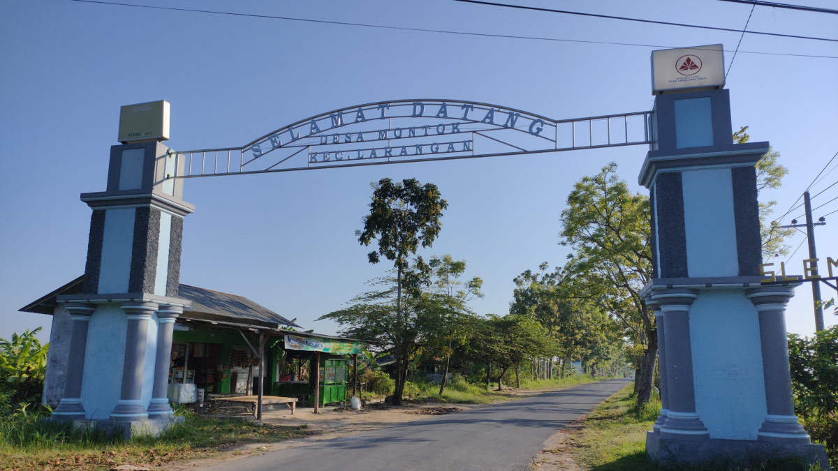 Desa Montok, Kecamatan Larangan, Kabupaten Pamekasan, Madura, Jawa Timur.