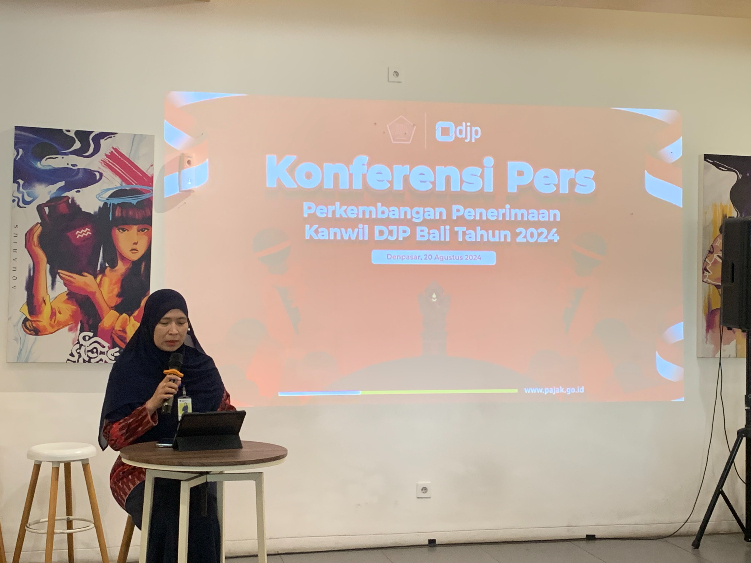 REALISASI PAJAK: Kepala Kanwil DJP Bali, Nurbaeti Munawaroh