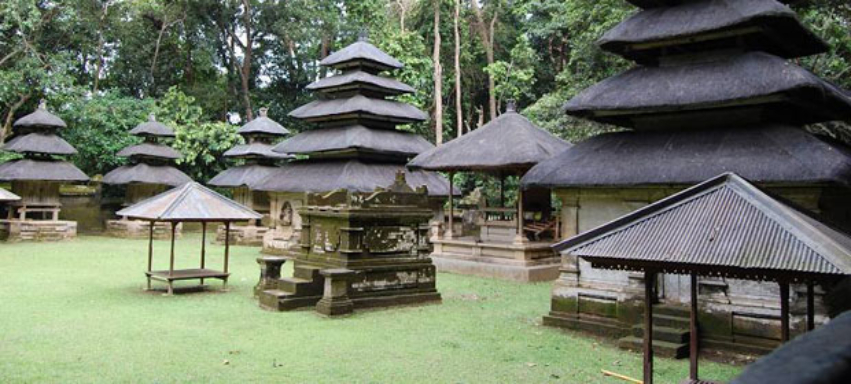 Sejarah Tradisi Unik Tidak Boleh Menyalakan Dupa Saat Sembahyang Di Pura Alas Kedaton