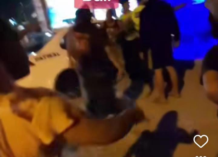 Viral sebuah video keributan yang terjadi di jalan Cokroaminoto Ubung Kaja