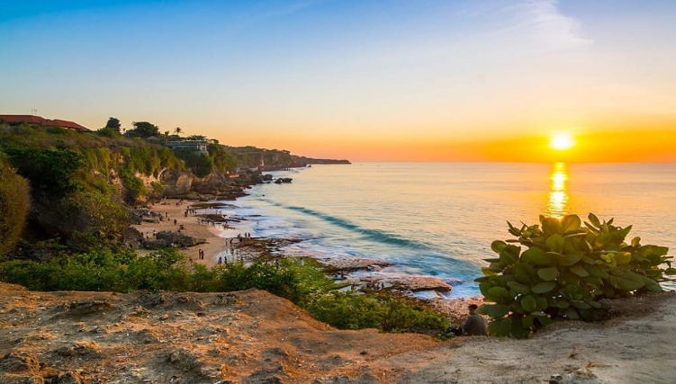 Pantai Tegalwangi belum banyak dikunjungi di Bali