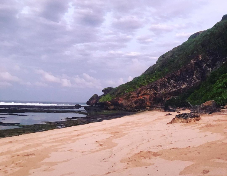 Nyang-nyang Beach, Surga Tersembunyi di Bali dengan Pesona Alam yang Luar Biasa
