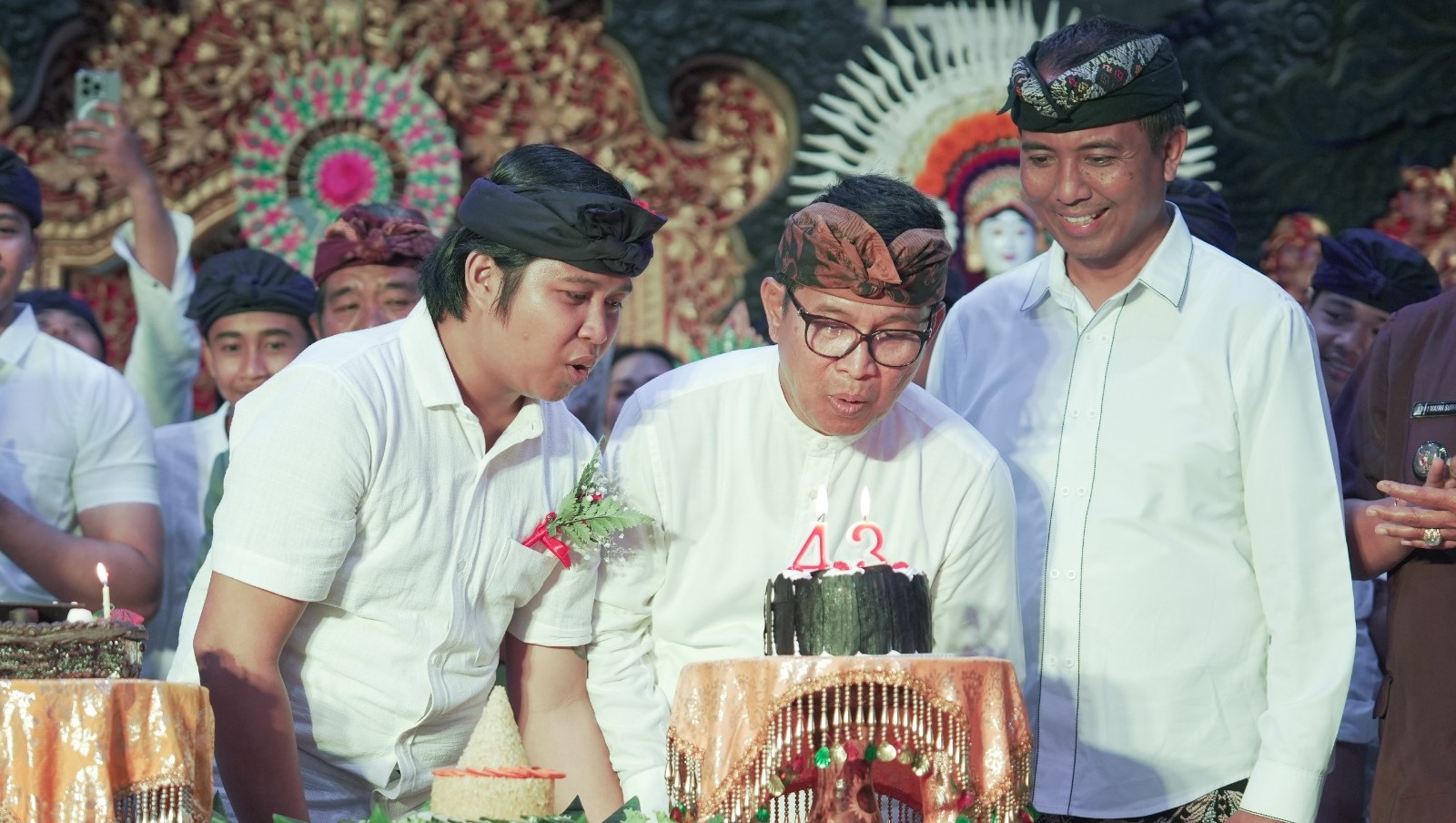 Sekda Badung I Wayan Adi Arnawa menghadiri perayaan HUT ke-43 ST Widya Dharma di Balai Banjar Tengkulung, Kecamatan Kuta Selatan, Kabupaten Badung Kamis (22/8/2024).