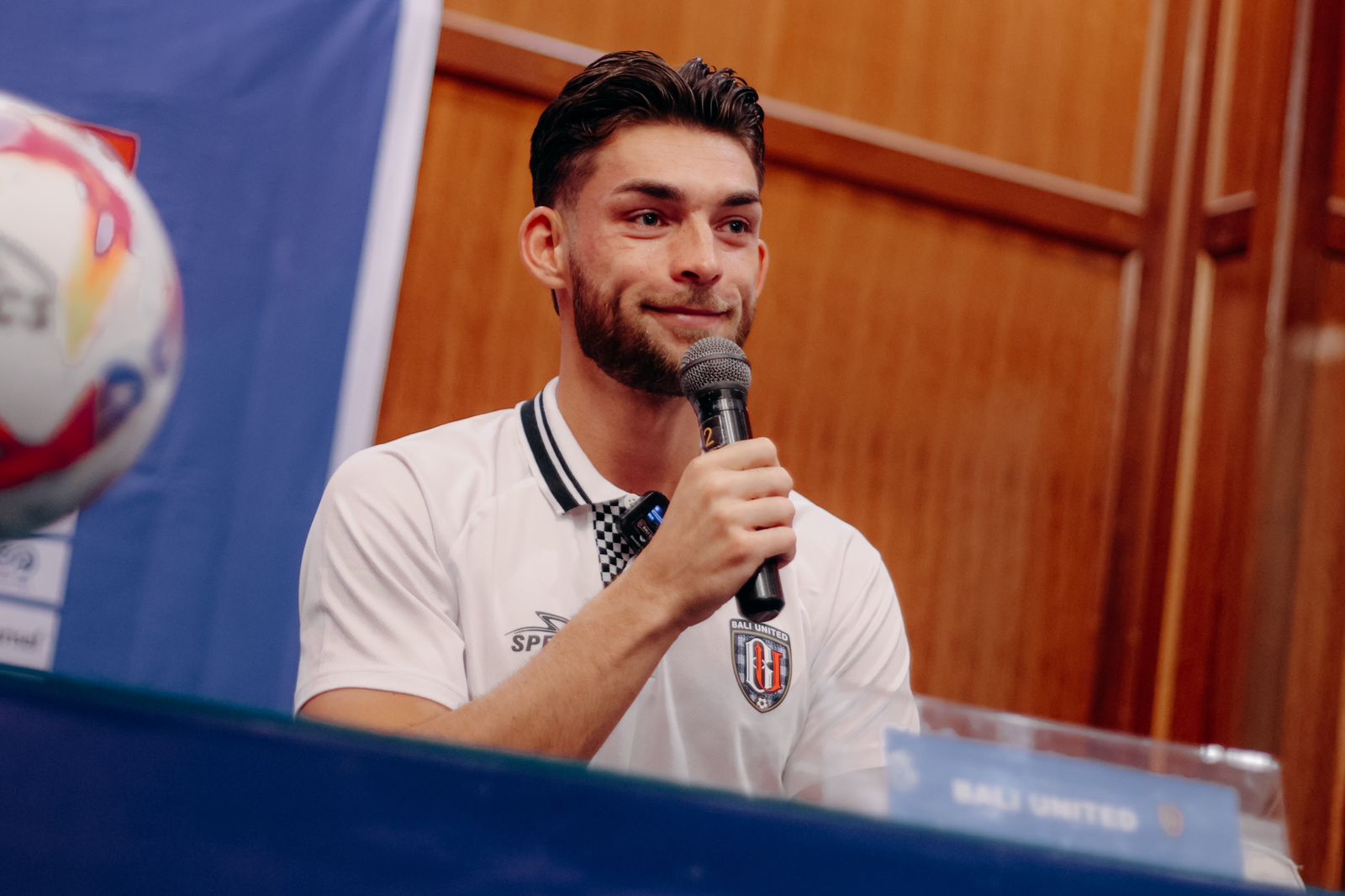 Gelandang Bali United, Brandon Wilson saat sesi pre match press conference jelang laga melawan Borneo FC.
