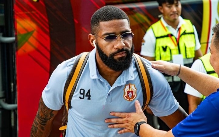 Mantan pemain Bali United, Jefferson Assis kembali bikin ramai usai mantan timnya dibekuk oleh Borneo FC.&nbsp;  &nbsp;