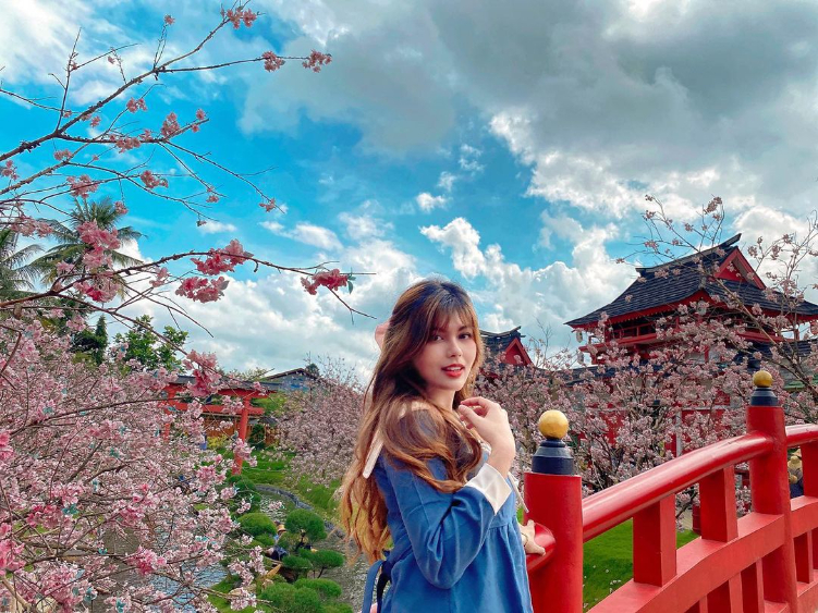 salah satu spot foto instagrammable di Mini Mania Lembang