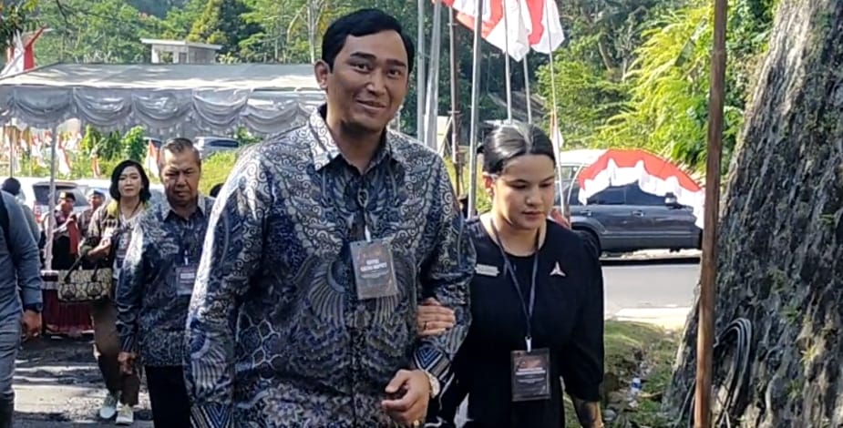 Raden Cahyo Adhi Nugroho Martosubroto  saat datang ke KPU Bangli pada Rabu (28/8/2024).
