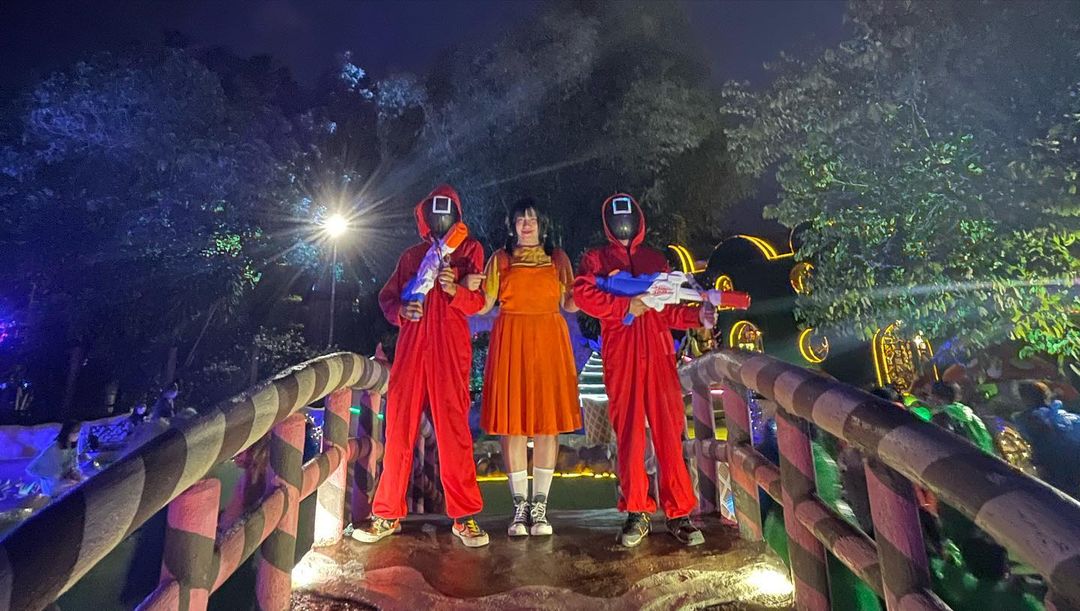 Lembang Wonderland, destinasi wisata bertema fantasi di Bandung, menawarkan pengalaman unik bagi pengunjung yang ingin merasakan nuansa negeri dongeng.