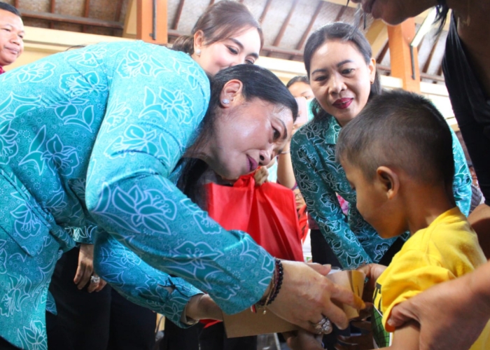Tim Penggerak PKK Kota Denpasar kembali menggelar Posyandu Paripurna di Banjar Taman Sekar, Kelurahan Padangsambian, Denpasar Barat, Jumat (30/8/2024).