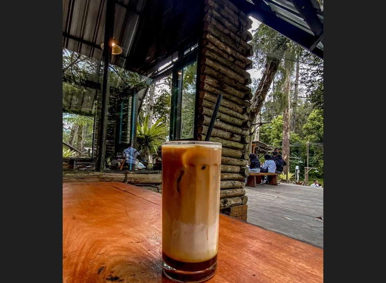 Salah menu di Warung Kopi Gunung Cikole