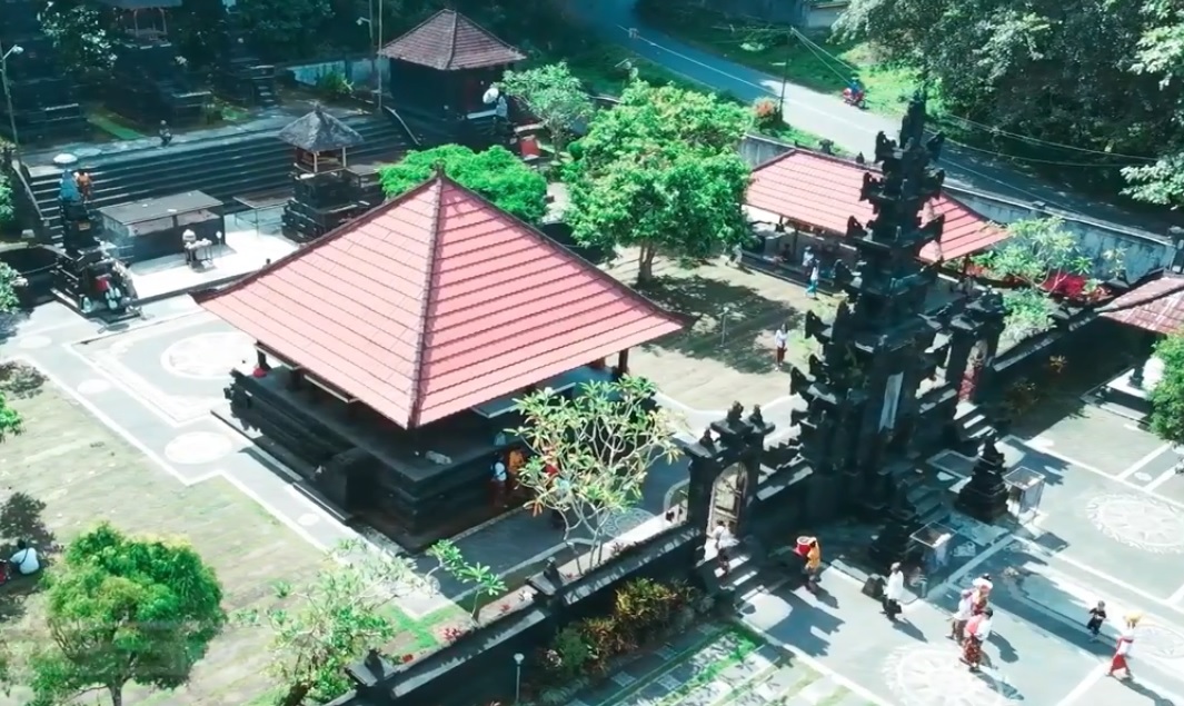 Pura Suranadi, Kecamatan Narmada, Lombok Barat.