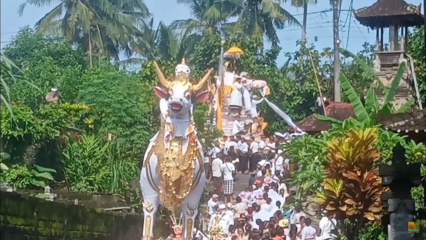 Pelebon Ida Bhagawan Putra Taman Sekar, Griya Gede Jelijih, yang masih satu keturunan dari Puri Taman Bali, Bangli yang asalnya dari Puri Nyalian, Klungkung.