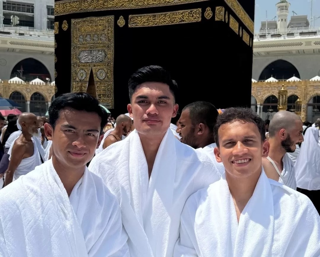 Pratama Arhan, Ramadhan Sananta, dan Egy Maulana Vikri menjalani ibadah umrah sebelum menghadapi Arab Saudi. (Instagram @m.ramadhansn )