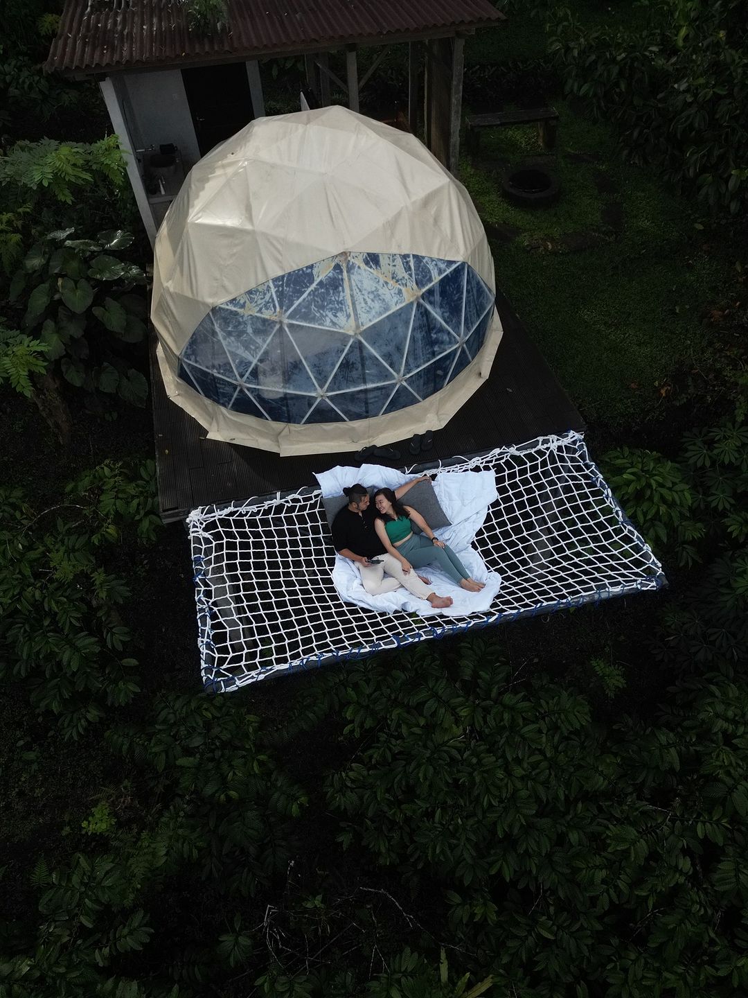 BALI JUNGLE CAMPING: Tempat glamping ini terletak di tengah kebun kopi yang sangat ideal untuk meditasi dan relaksasi sambil membawa hewan peliharaan.
