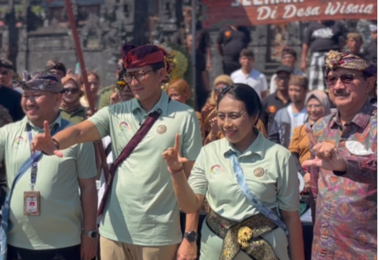 Menteri PPPA RI, I Gusti Ayu Bintang Darmawati saat berkunjung ke Buleleng