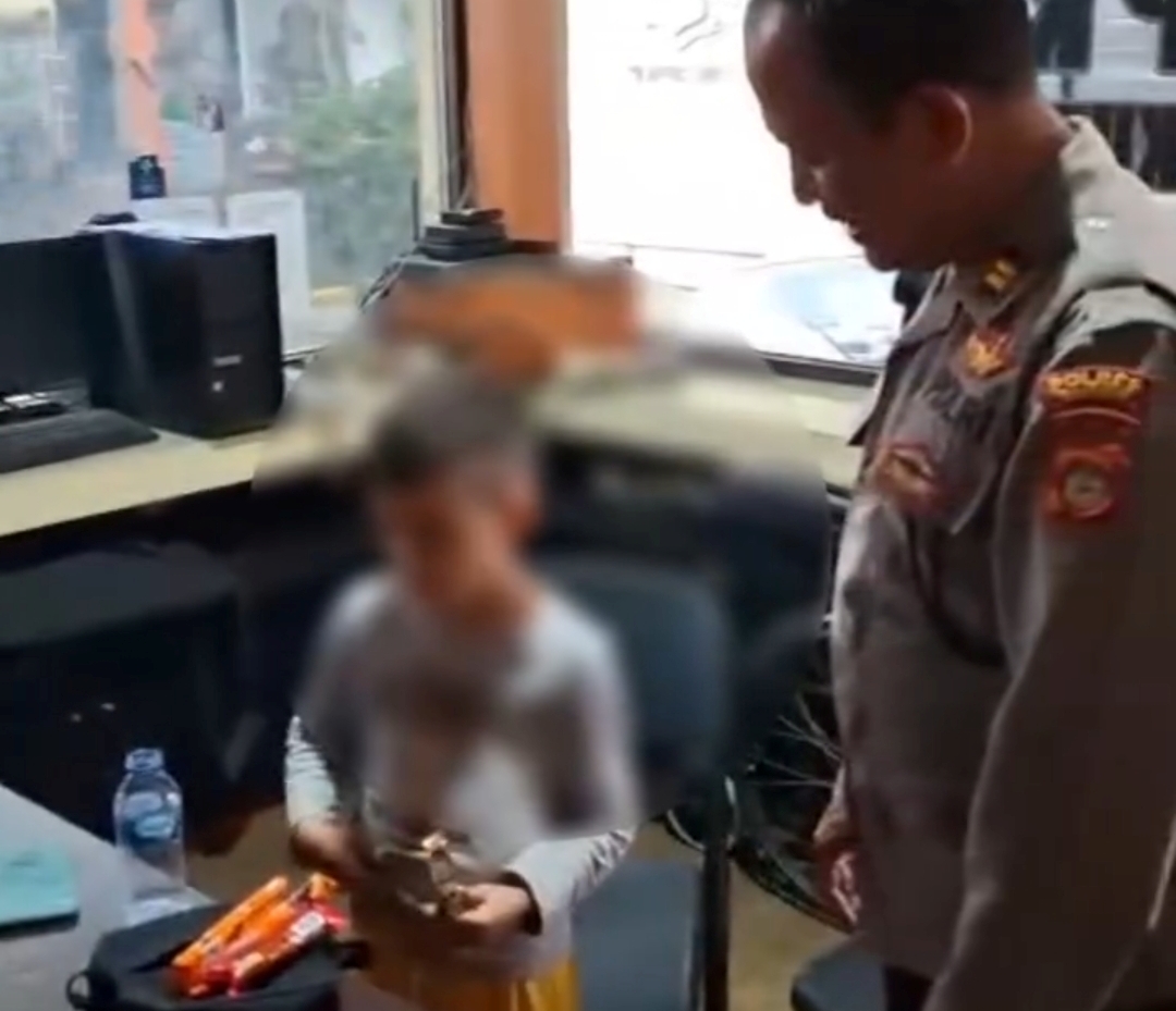 Anak wanita asal Prancis masih di kantor polisi