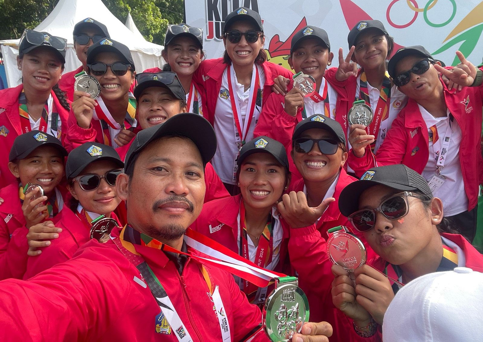 Tim cricket putri PON Bali meraih medali perak di nomor Super Sixes Woman setelah kalah di final atas tuan rumah Sumut, Selasa (3/9/2024).
