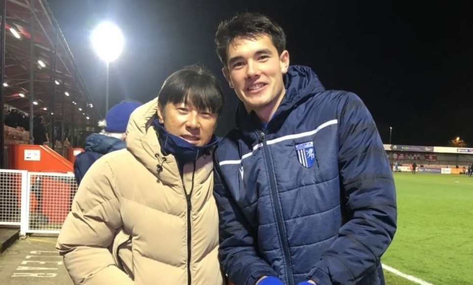Shin Tae yong dan Elkan Baggott saat masih akur. Kini Elkan tidak pernah dipanggil ke Timnas Indonesia lagi