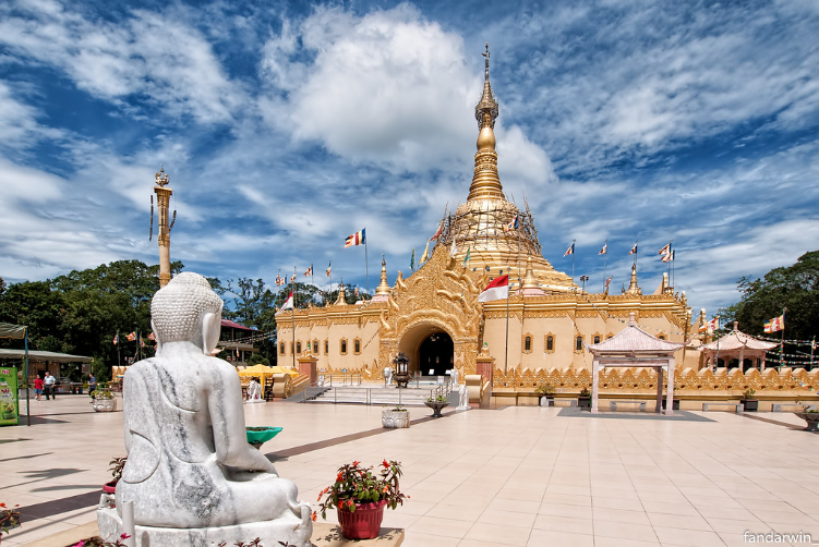 Taman Alam Lumbini di Sumatera Utara