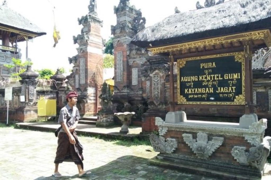 Pura Agung Kentel Gumi di Desa Tusan, Klungkung