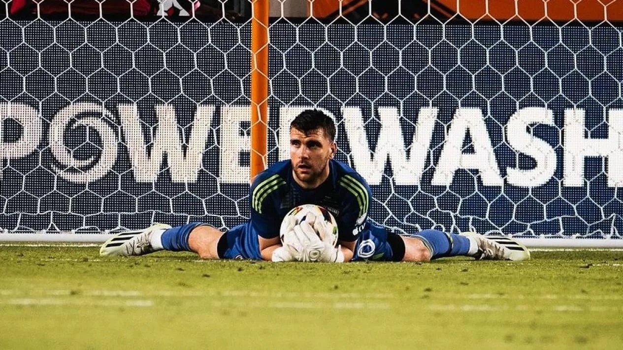 Kiper Timnas Indonesia Maarten Paes saat memperkuat FC Dallas di Major League Soccer (MLS). (Instagram @fcdallas)
