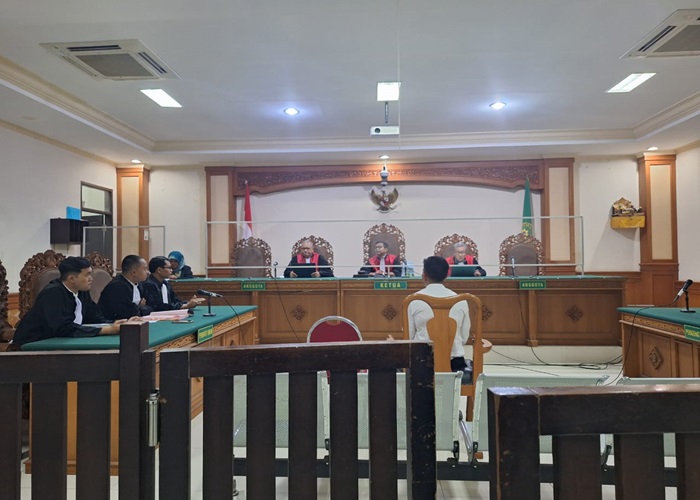 TUNTUTAN : Sidang pembacaan tuntutan kasus korupsi APBDes Tusan.