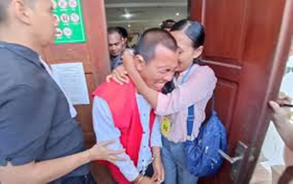 PRIHATIN: Nyoman Sukena saat menghadapi proses hukum lantaran kasus landak. Pemprov Bali prihatin dan segera undang BKSDA.