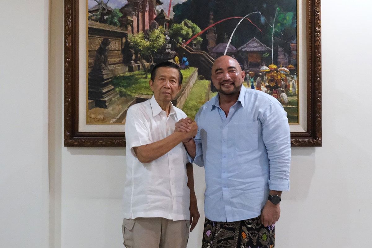 SOWAN: Calon gubernur Bali Made Muliawan Arya alias De Gadjah sowan ke kediaman anggota DPD RI Mangku Pastika, pada Minggu (8/9/2024).