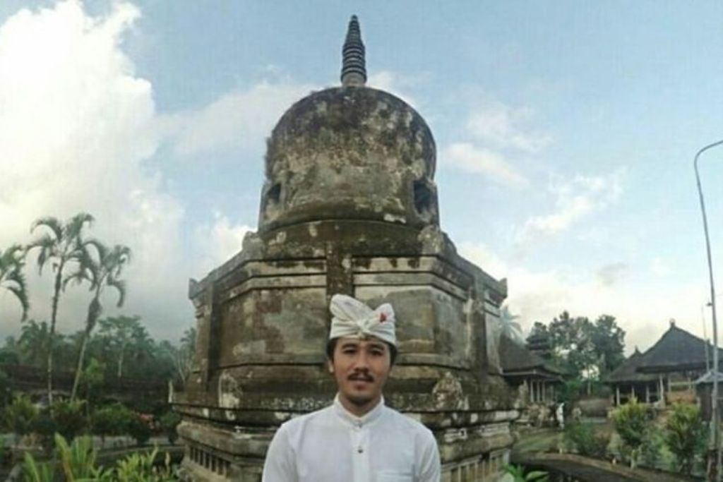 Pura Pegulingan yang terletak di Desa Manukaya, Kecamatan Tampaksiring, Kabupaten Gianyar, bukan sekadar tempat sembahyang biasa bagi umat Hindu Bali.