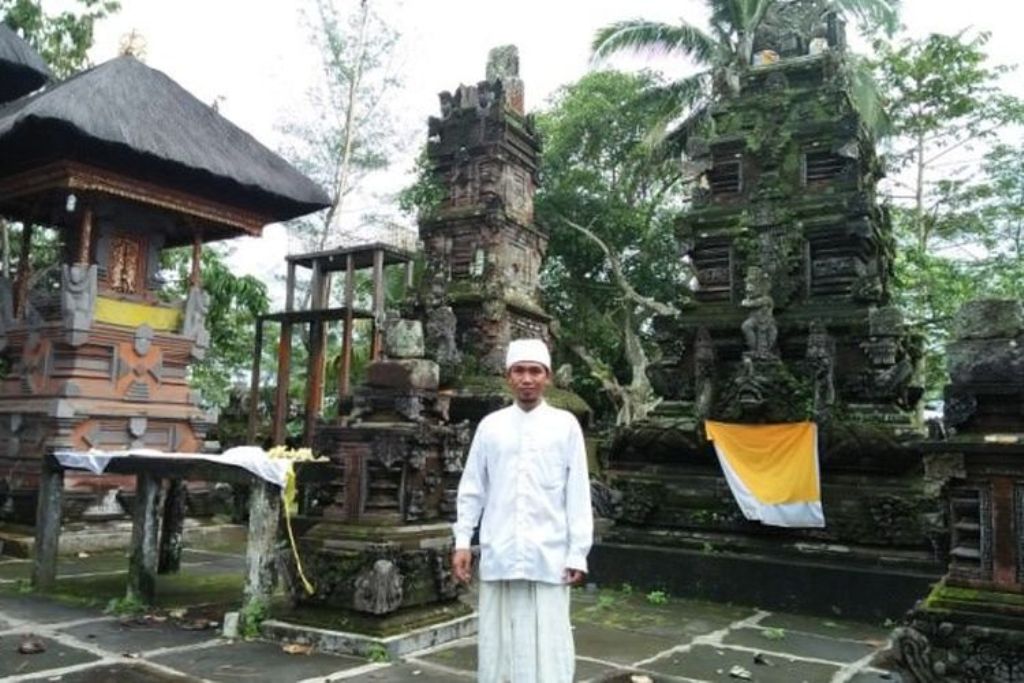 Pura Pucak Manik Ukir, yang terletak di Desa Bukit, Tampaksiring, Gianyar, Bali