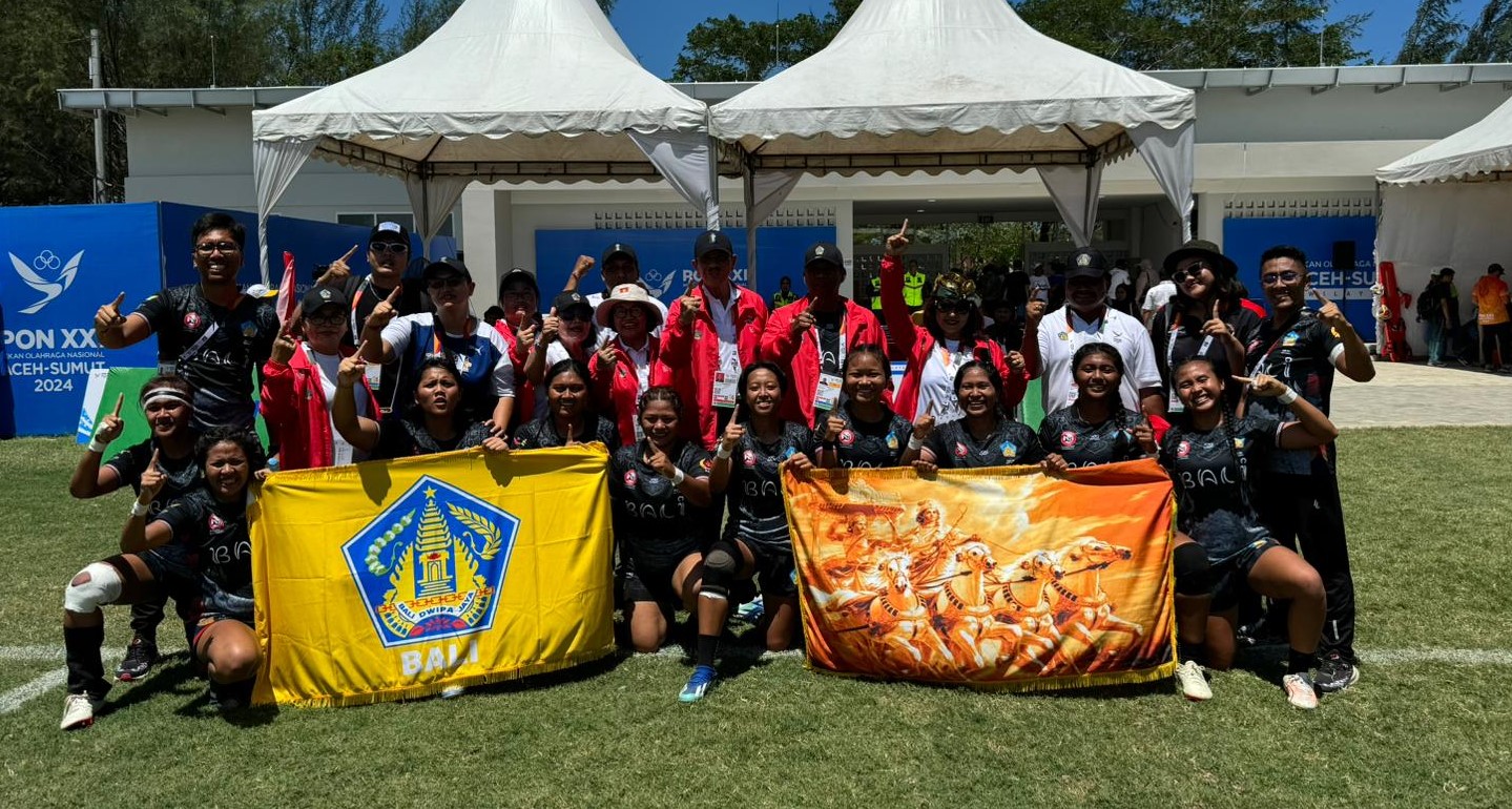 Tim rugby putri Bali usai meraih medali emas usai menumbangkan D.I Yogyakarta di babak final pada Kamis (12/9/2024) &nbsp;di Lapangan Rugby Lambung, Aceh.