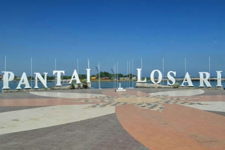 Pantai Losari di Makassar, Sulawesi Selatan