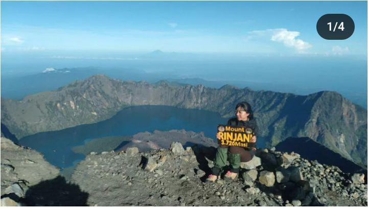 Desak Made Putri Swasti Astiti rupanya telah menaklukan beberapa gunung di Indonesia