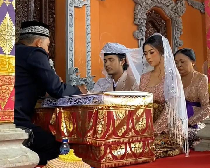 Pernikahan seorang Ida Ayu menjadi mualaf viral di Bali