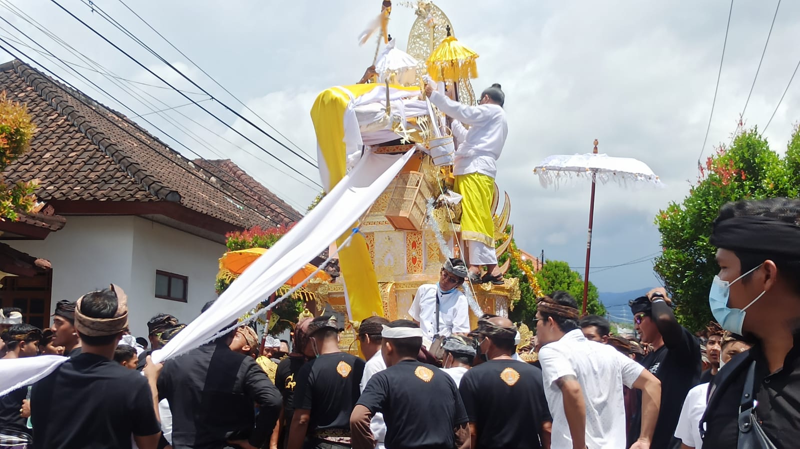 Pelinggihan Ida Pedanda Istri Putra Kemenuh saat memargi ke setra Banjar saat prosesi pelebonan beberapa tahun lalu