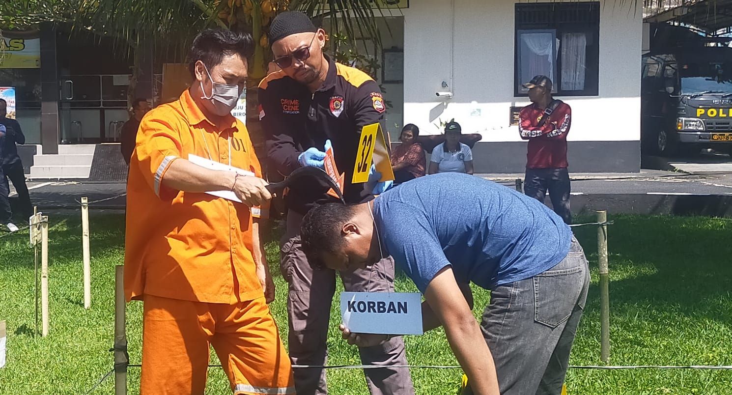 Rekonstruksi kasus pembunuhan yang terjadi di Kintamani, Kabupaten Bangli, Bali digelar di Mapolres Bangli pada Jumat (20/9/2024).