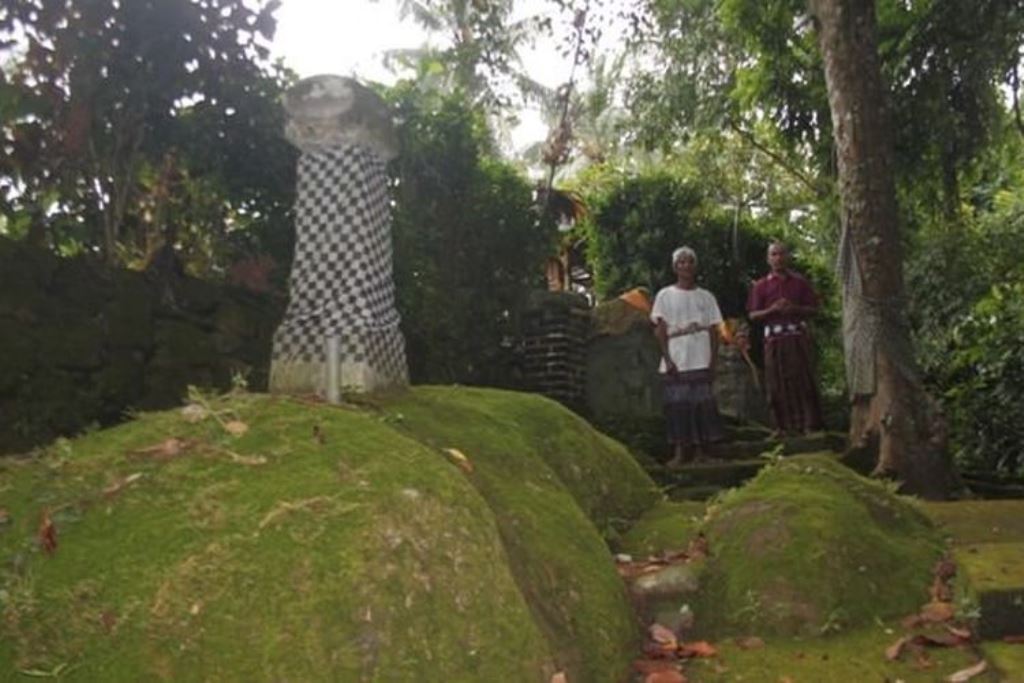 Pura Alas Sari Batu Aya di Tabanan