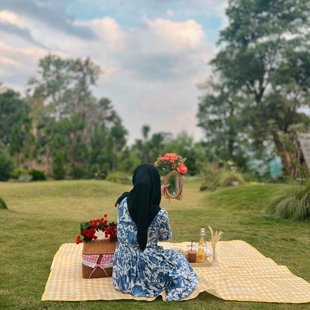 Pemandangan taman di Pinusia Park