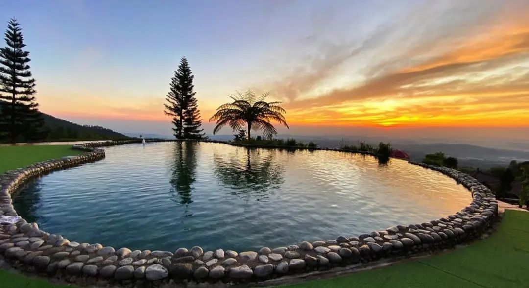 Salah satu spot kolam yang ada di Little Ranch, destinasi wisata unik yang terletak di dataran tinggi Umbul Sidomukti, Bandungan, Semarang