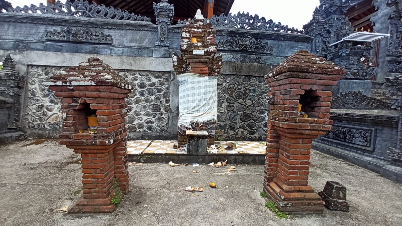 Pura Bencingah di Desa Ambengan, Kecamatan Sukasada, Buleleng yang senantiasa mengumandangkan lagu Indonesia Raya saat pujawali