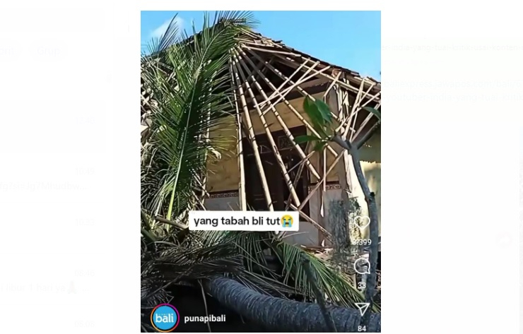 Rumah warga di Karangasem roboh tertimpa pohon kelapa