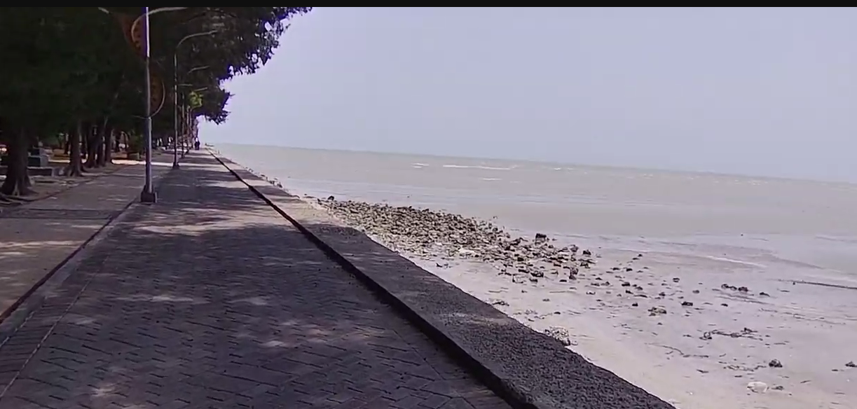 Pantai Boom yang ada di Tuban, Jawa Timur