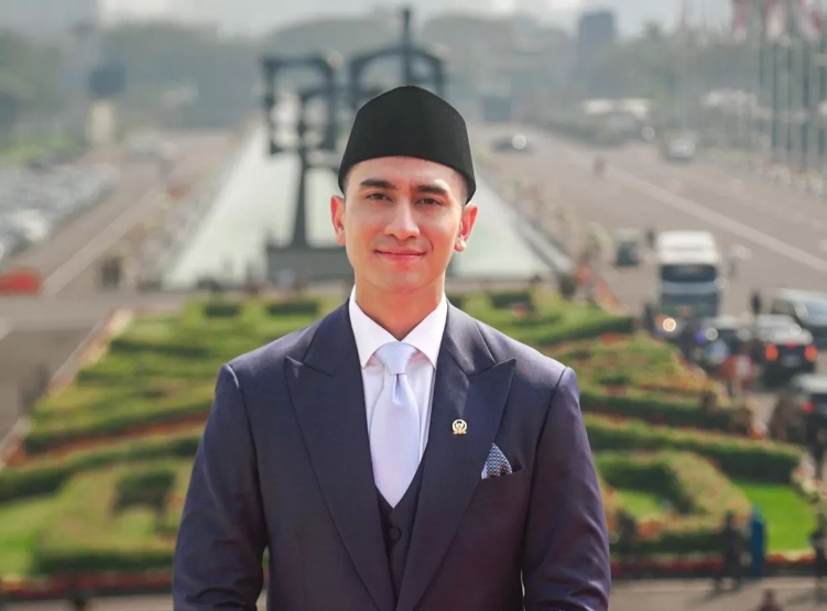 Verrell Bramasta resmi dilantik menjadi anggota DPR RI