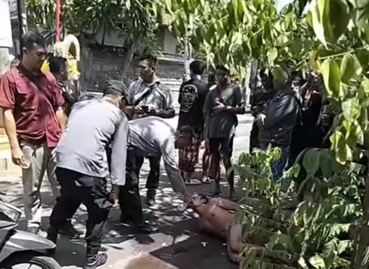 Polsek Sukawati mengamankan seorang pria mengamuk diduga alami gangguan jiwa