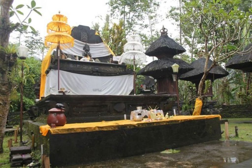 Pura Luhur Sri Rambut Sedana, yang terletak di lereng Gunung Batukaru, Desa Jatiluwih, Kecamatan Penebel, Tabanan, Bali.