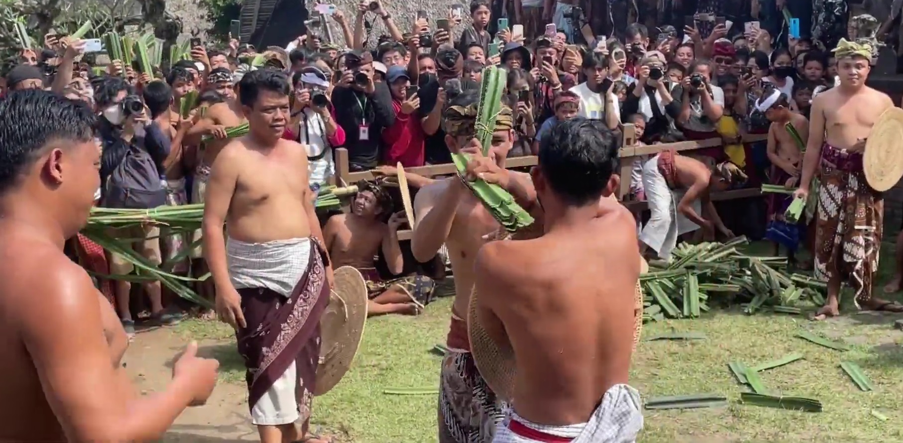 Perang Pandan di Desa Tenganan Pegringsingan, Kecamatan Manggis, Karangasem