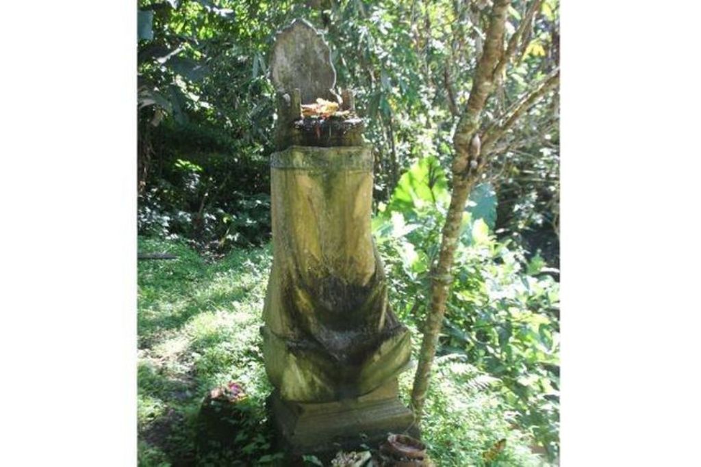 Palinggih di Beji Bulakan Telepus
